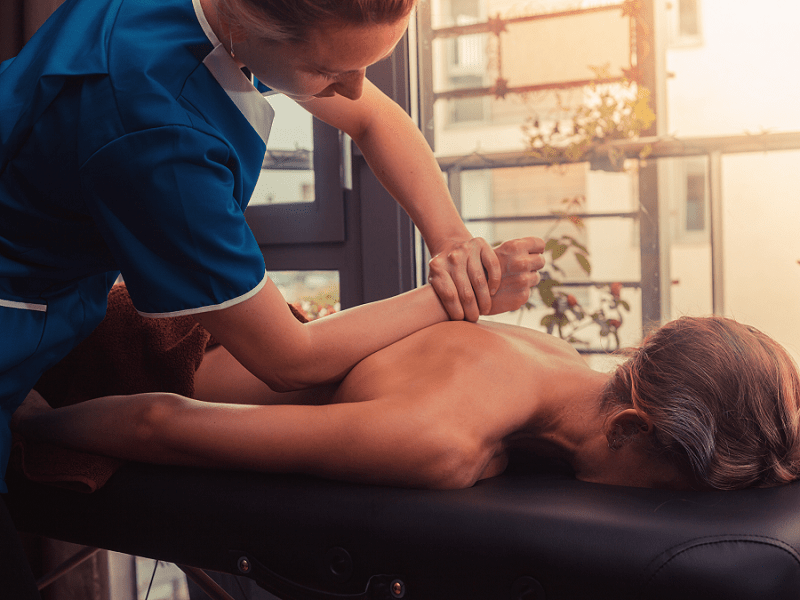4 Benefits of Booking a Mobile Massage